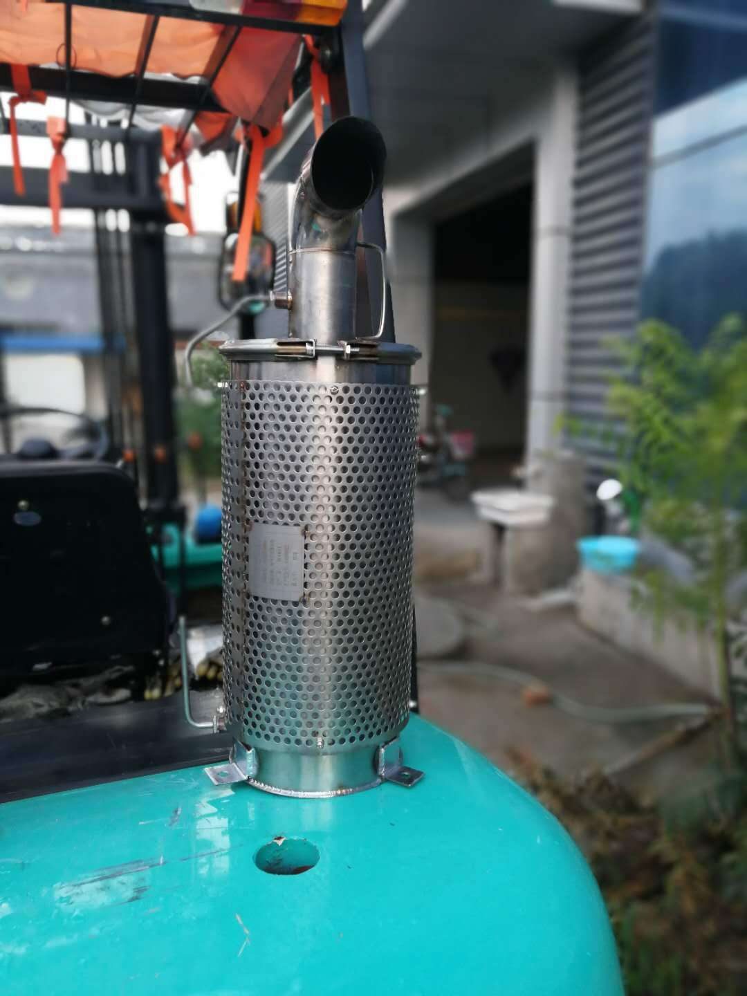 Forklift exhaust purifier close-up
