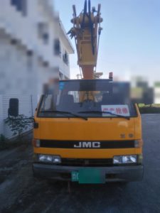 AIFILTECH 机场抢修车尾气净化器安装案例（正面） | AIFILTECH airport rescue truck exhaust purifier installation (front view)