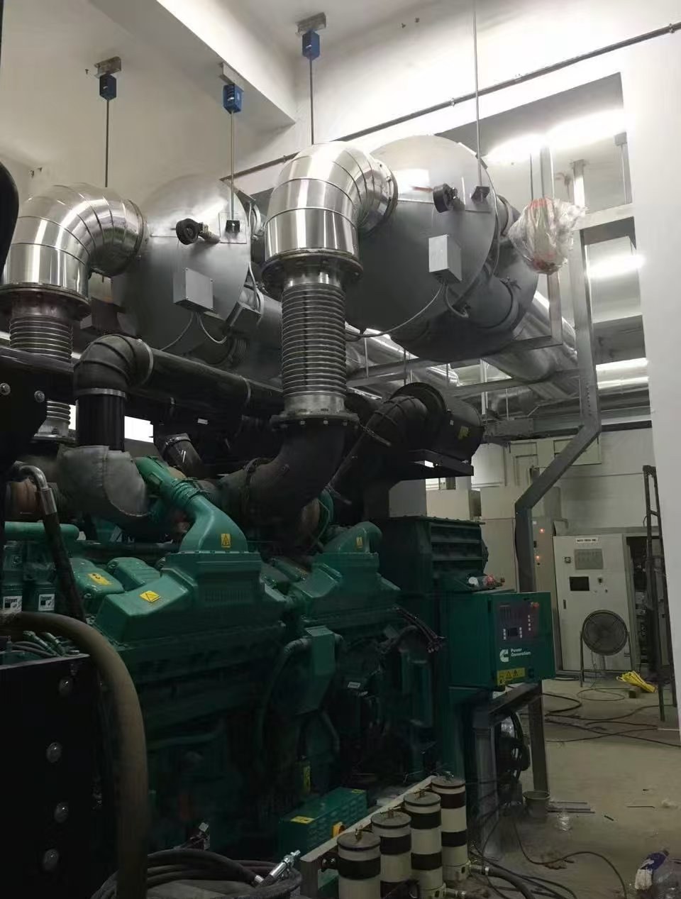 AIFILTECH 发电机组尾气净化系统机房安装案例 | AIFILTECH genset exhaust purification system installed in generator room