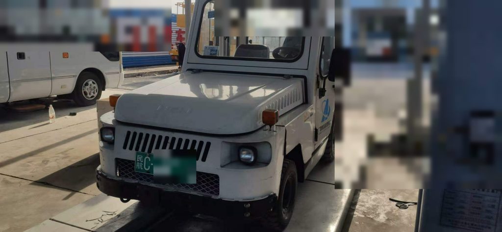 AIFILTECH 机场行李牵引车尾气净化器（车头） | AIFILTECH airport towing tractor exhaust purifier (front)