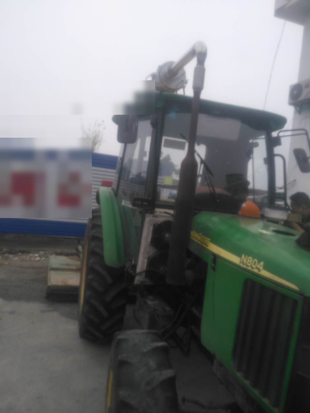 AIFILTECH 机场拖拉机尾气净化器（侧面） | AIFILTECH airport tractor exhaust purifier (side view)
