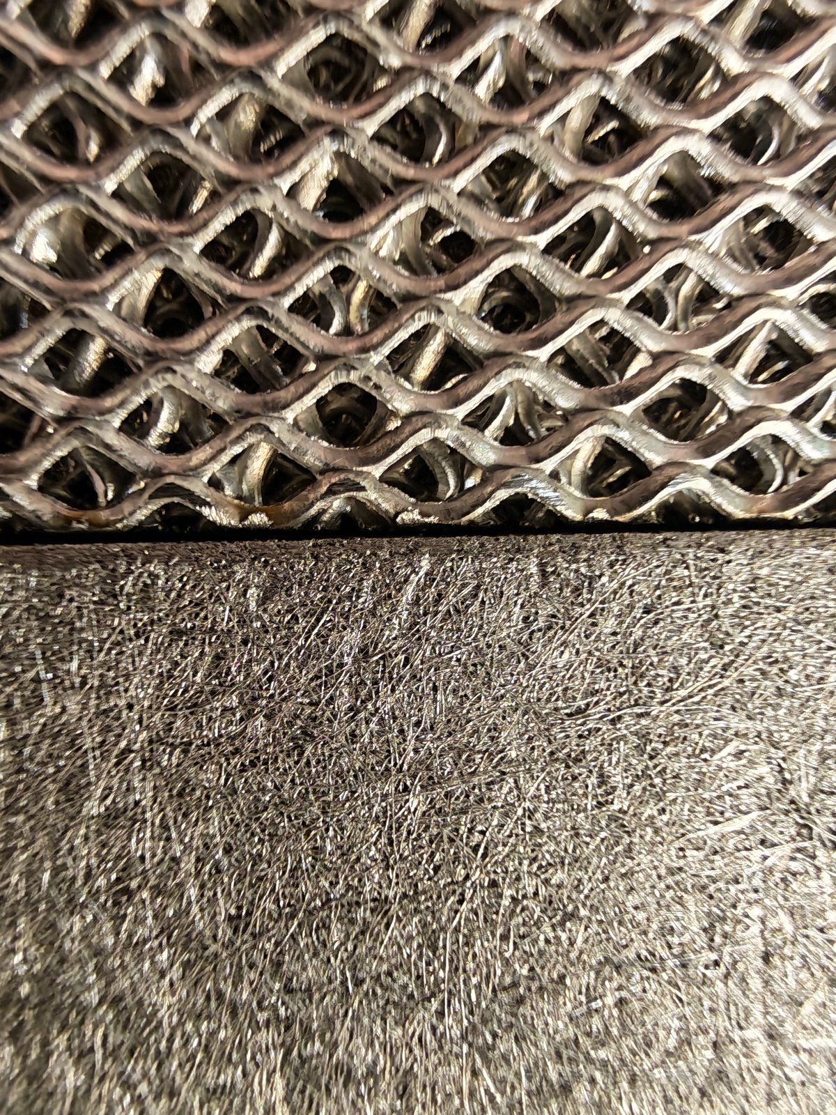 Composite nickel felt mesh and felt layer close-up