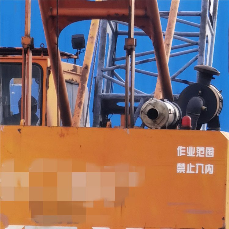 吊车尾气净化器履带吊安装实拍 - AIFILTECH crane exhaust gas purifier crawler crane install