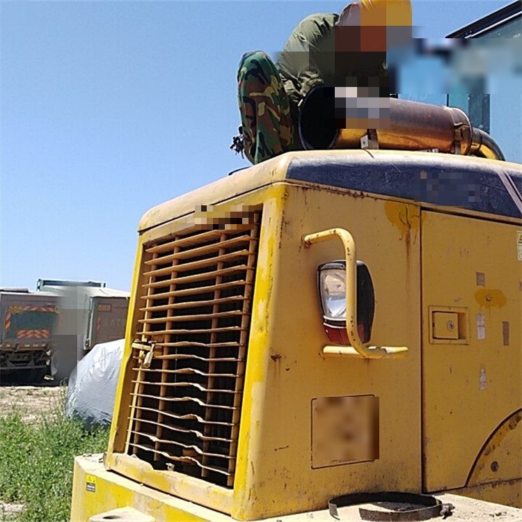 工程机械尾气净化器安装实拍 - AIFILTECH construction machinery exhaust gas purifier install