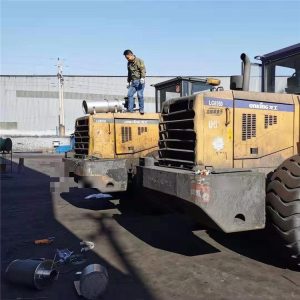 工程机械黑烟净化器装载机组实拍 - AIFILTECH construction machinery black smoke purifier wheel loaders
