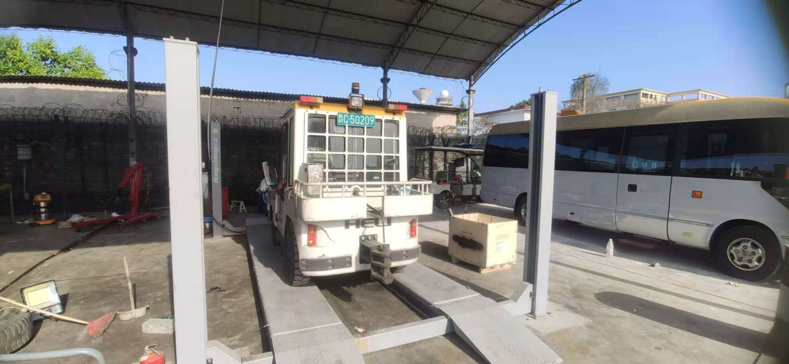 Purifier lifting operation