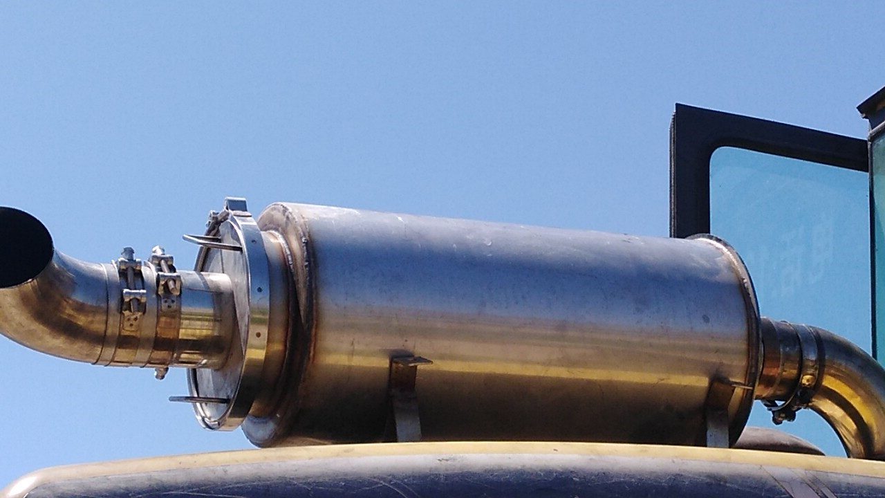 Truck roof-mounted purifier installation
