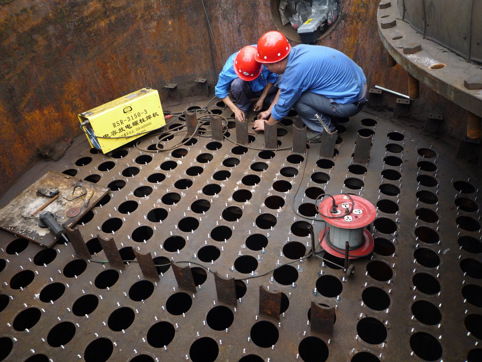 aifiltech dust metal tubes row.jpg
