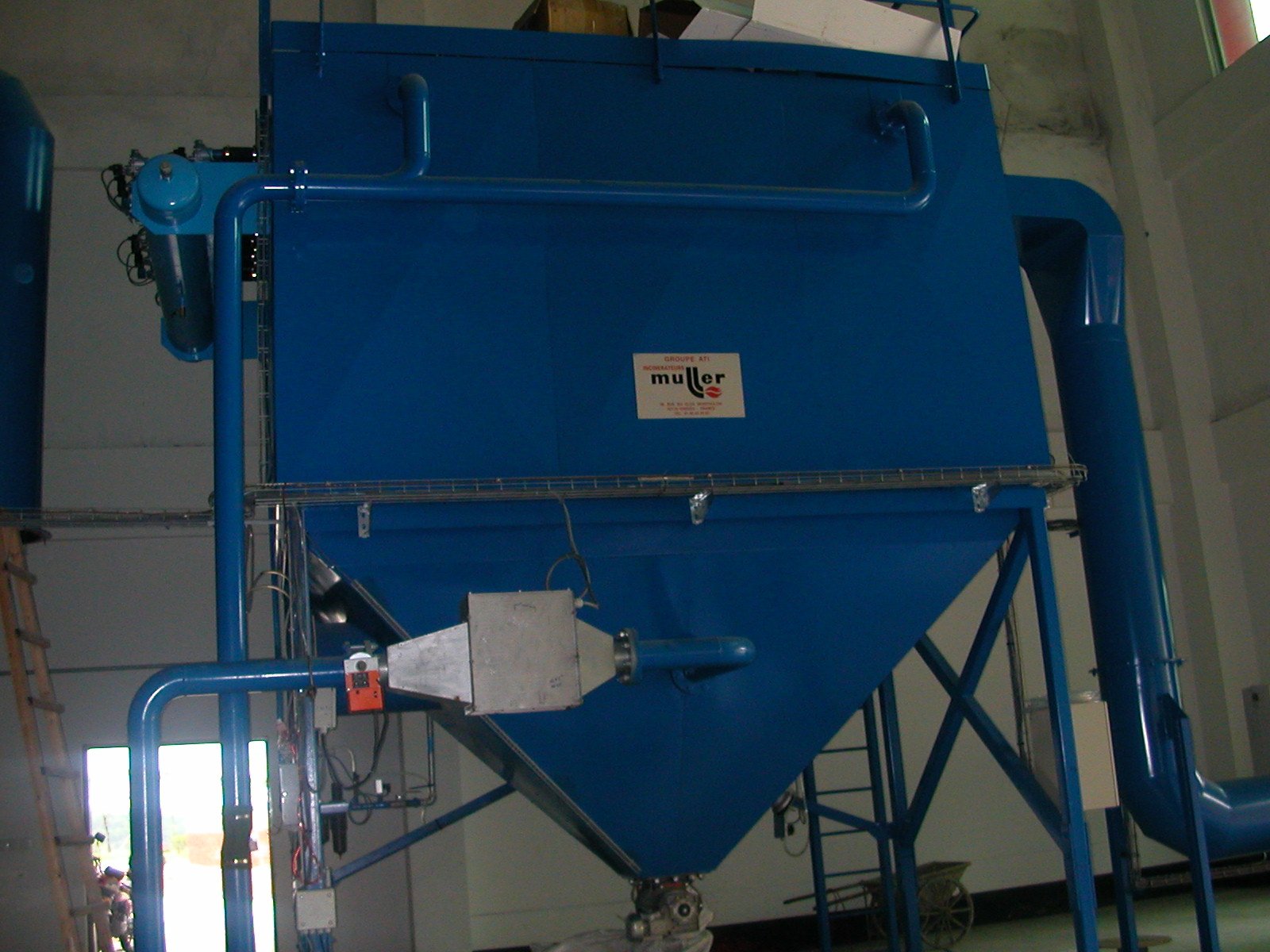 aifiltech dust modular unit workshop.jpg