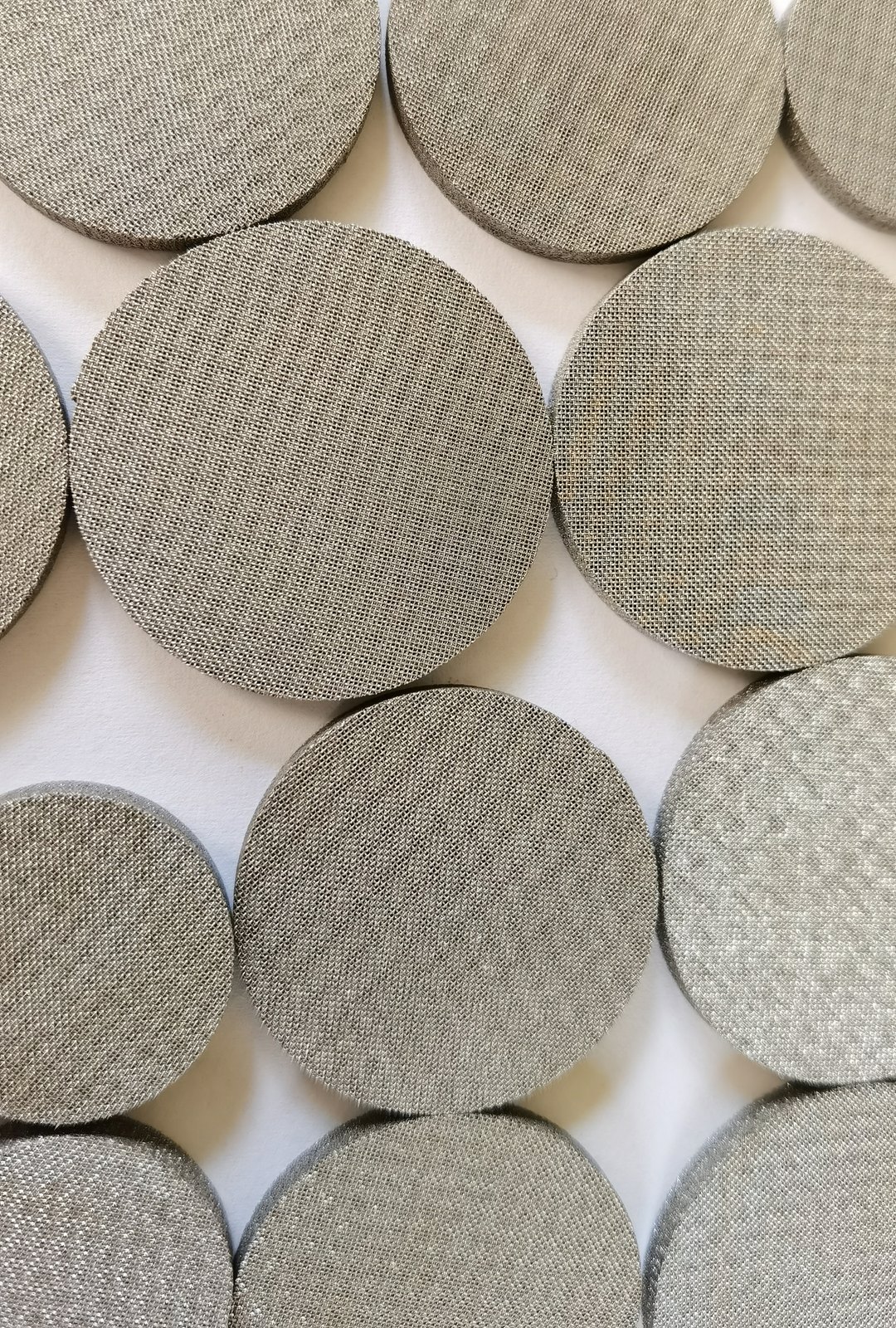 aifiltech sintered metal discs closeup.jpg